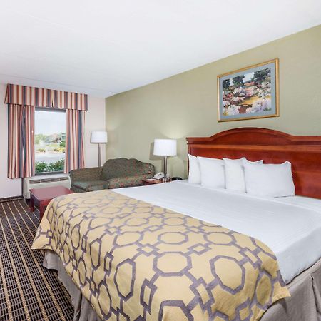 Baymont By Wyndham Clarksville Northeast Екстер'єр фото