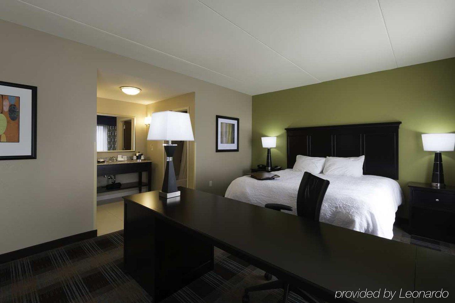 Baymont By Wyndham Clarksville Northeast Екстер'єр фото