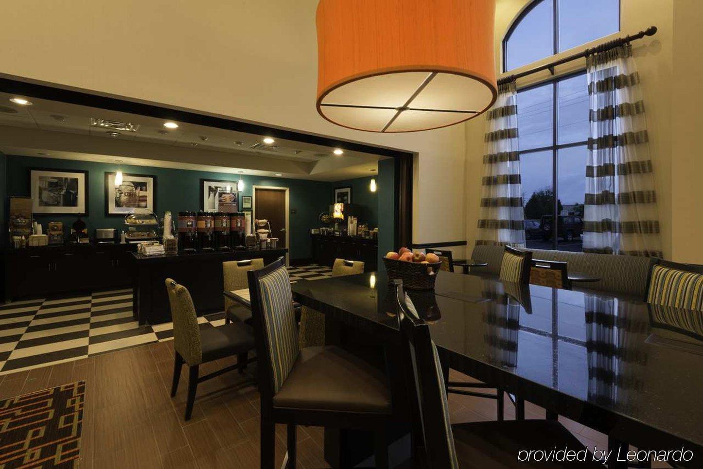 Baymont By Wyndham Clarksville Northeast Екстер'єр фото