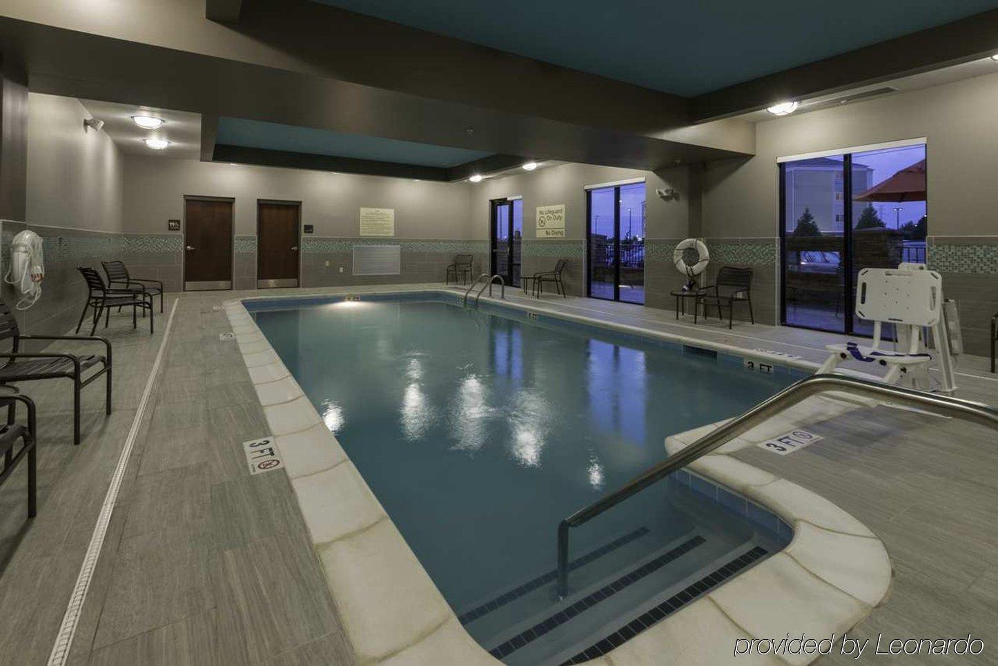 Baymont By Wyndham Clarksville Northeast Екстер'єр фото